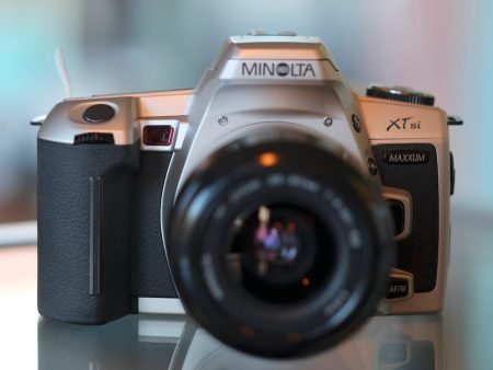 Minolta Maxxum XTsi with 35-80mm f4-5.6 For Sale