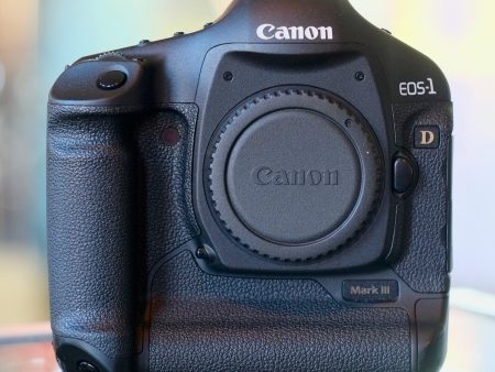 Canon EOS 1D Mark III For Discount